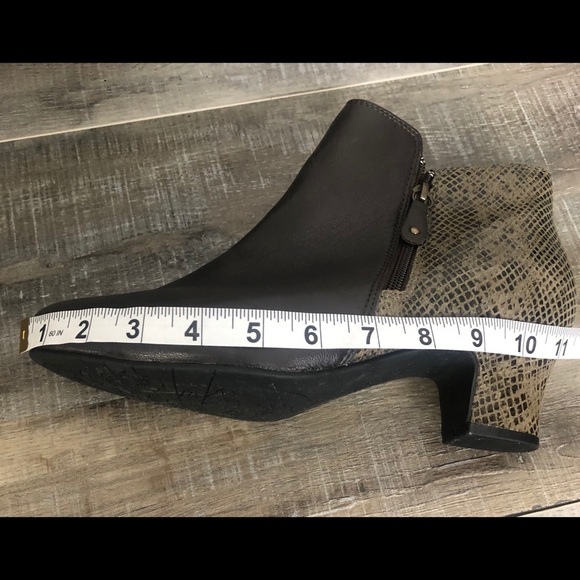 HOTTER Delight  Brown Snake Print Leather Ankle Boot size 9 - Picture 12 of 12